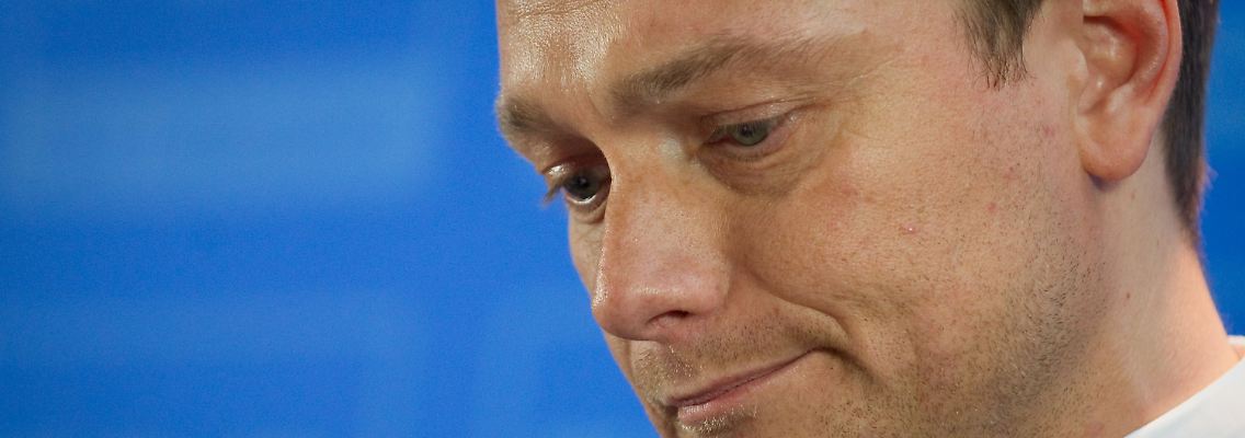 Die Gründe seines Rücktritts lässt Lindner offen.