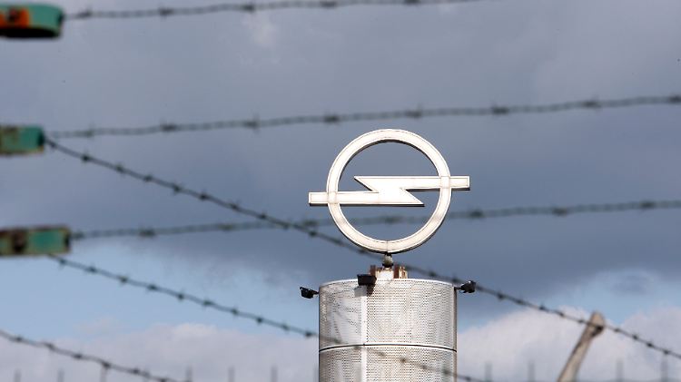 Wohin zeigt der Blitz? Nach fast einem Jahr könnte die Opel-Übernahme die letzten Hürden nehmen.