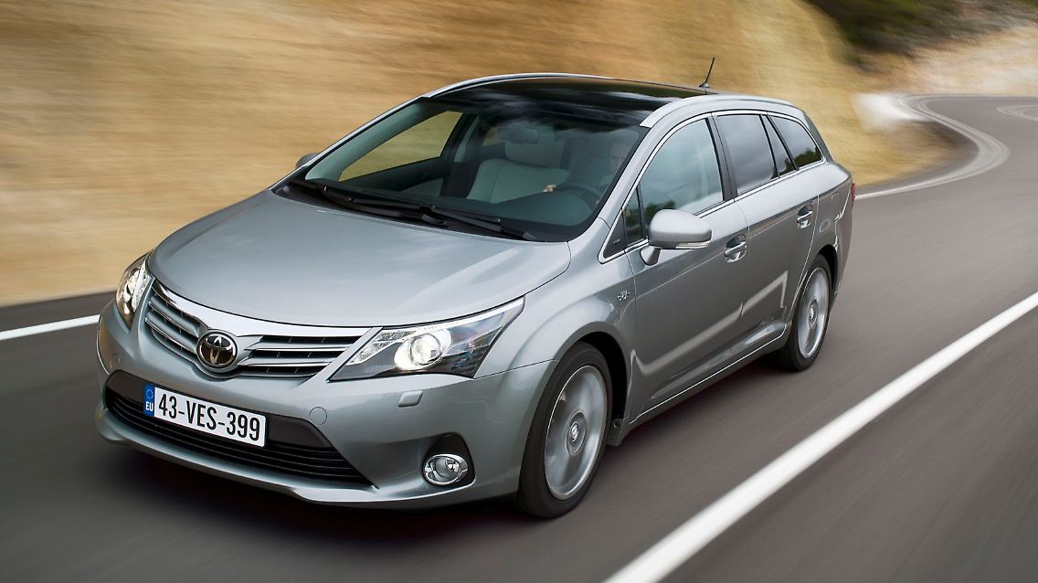 ToyotaAvensis05121101x.jpg