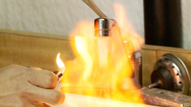 Brennende Wasserhähne haben nichts mit "Fracking" zu tun, beharrt die Industrie.