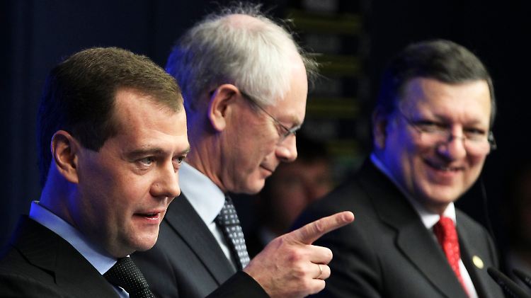 Medwedew, Van Rompuy, Barroso (v.l.).