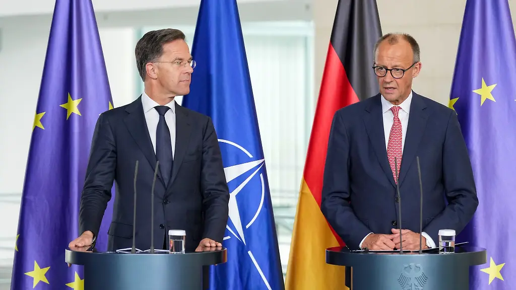 Kanzler-Friedrich-Merz-CDU-und-Nato-Generalsekretaer-Mark-Rutte-treffen-sich-in-Berlin-zum-70-Jubilaeum-der-Nato-Mitgliedschaft-Deutschlands-Es-geht-auch-um-einen-aktuellen-Zwischenfall-mit-China