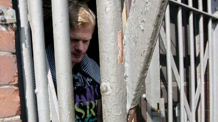 Kahn hinter Gittern - aber nur für einen sozialen Zweck.