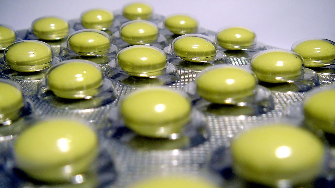 Pillen und Finanzprodukte sollen nach dem Willen mancher Ökonomen ähnlich strengen Zulassungsregeln unterworfen werden.