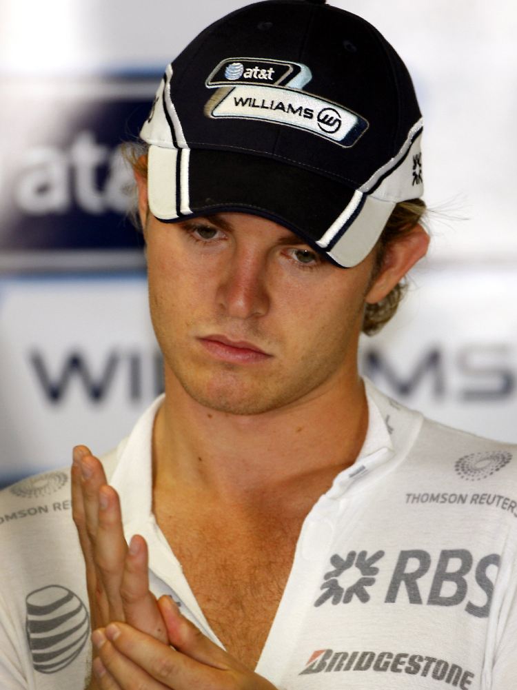 Nico Rosberg macht immer noch ein Geheimnis um seinen künftigen Arbeitgeber.