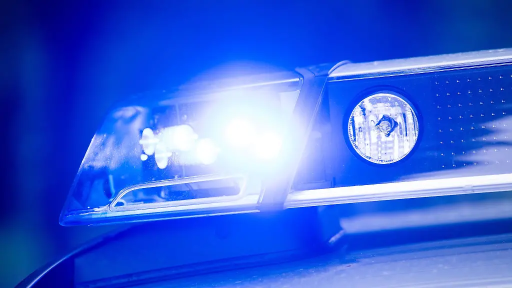 Gegenstand-der-Ermittlungen-nach-einem-verheerenden-Feuer-ist-auch-Videomaterial-Symbolbild