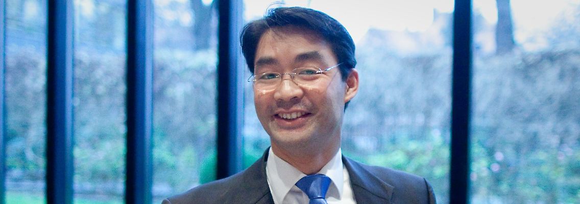 FDP-Parteichef Rösler hat Grund zum Lächeln.