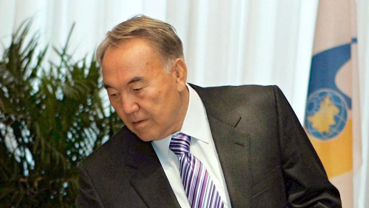 Kasachstans Staatschef Nursultan Nasarbajew ruft den Ausnahmezustand aus.