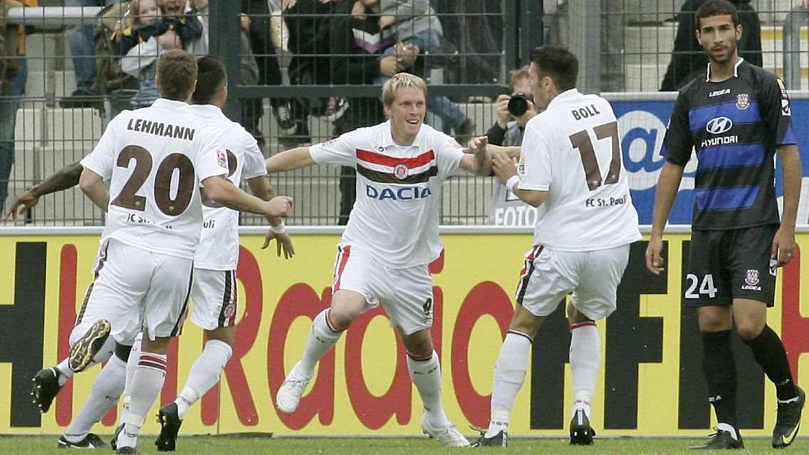 Der FC St. Pauli verteidigte die Tabellenspitze gegen Liga-Schlusslicht FSV Frankfurt.