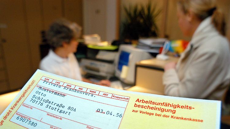 Wer dauerhaft arbeitsunfähig ist, hat auch als Beamter Anspruch auf Auszahlung seines Urlaubs.