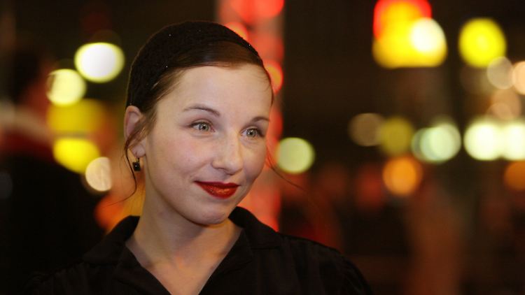 Der leibliche Vater von Meret und Ben ist der Schauspieler Rolf Becker.