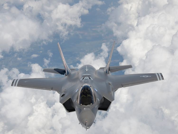 De Rivalen abgehängt: Lockheed konkurriert mit Boeing und dem Eurofighter-Konsortium.