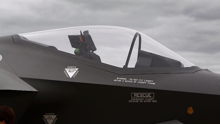 Gute Übersicht, schwer zu entdecken für den Gegner: Das Cockpit der "F-35".