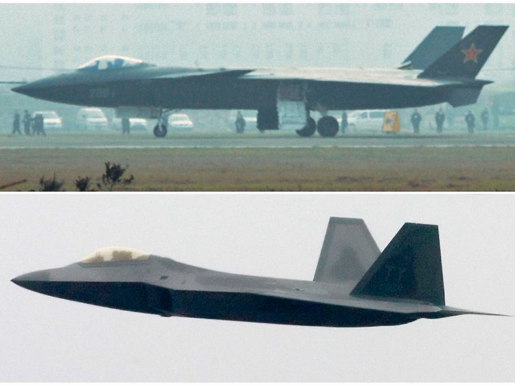 Die "J-20" im Fotovergleich mit der "F-22 Raptor": Einige Ähnlichkeiten ergeben sich schon aus den Anforderungen an die niedrige Radarsignatur.
