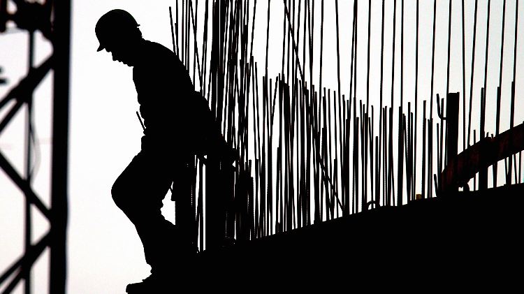 Abstieg der deutschen Wirtschaft? Die Meinungen der Wirtschaftsforscher gehen auseinander.