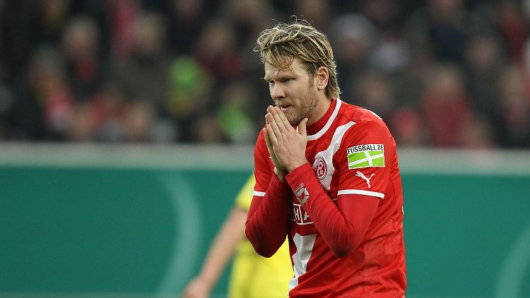 Fortunas Sascha Rösler verwandelte seinen Elfmeter - aber auch das reichte Düsseldorf nicht.