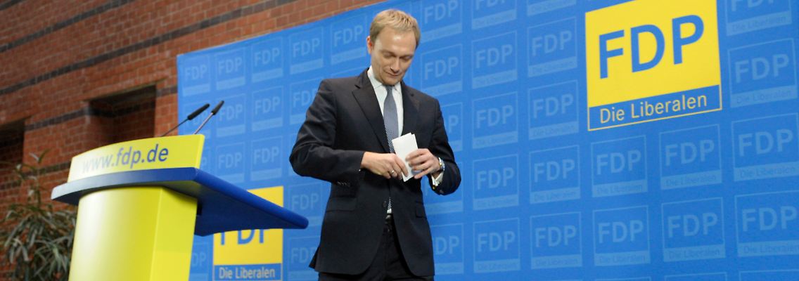 Generalsekretär Lindner verkündet seinen Rücktritt im Thomas-Dehler-Haus.