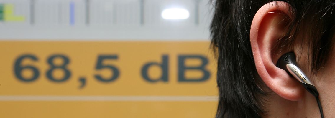 Mit verschiedenen Kampagnen sollen Jugendliche über die Gefahren von zu lauter Musik aufgeklärt werden.