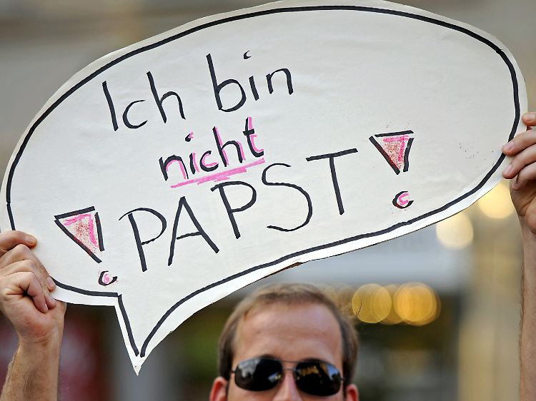 In Erfurt bei einer Demonstration anlässlich des Besuches von Papst Benedikt XVI. Ende September 2011.
