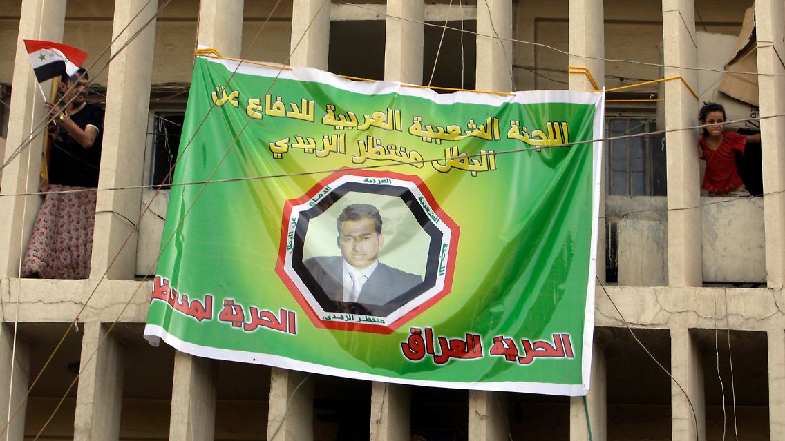 In der arabischen Welt wird der "Schuhwerfer von Bagdad" als Held gefeiert.