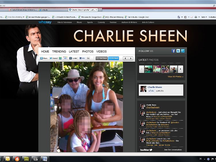 Sheen präsentiert sich und die Seinen im Netz. (Screenshot von whosay.com)