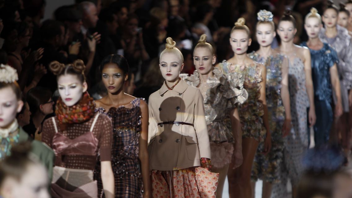 Fashion_Marc_Jacobs_Spring_2010_NYSW130.jpg527701909209877256.jpg