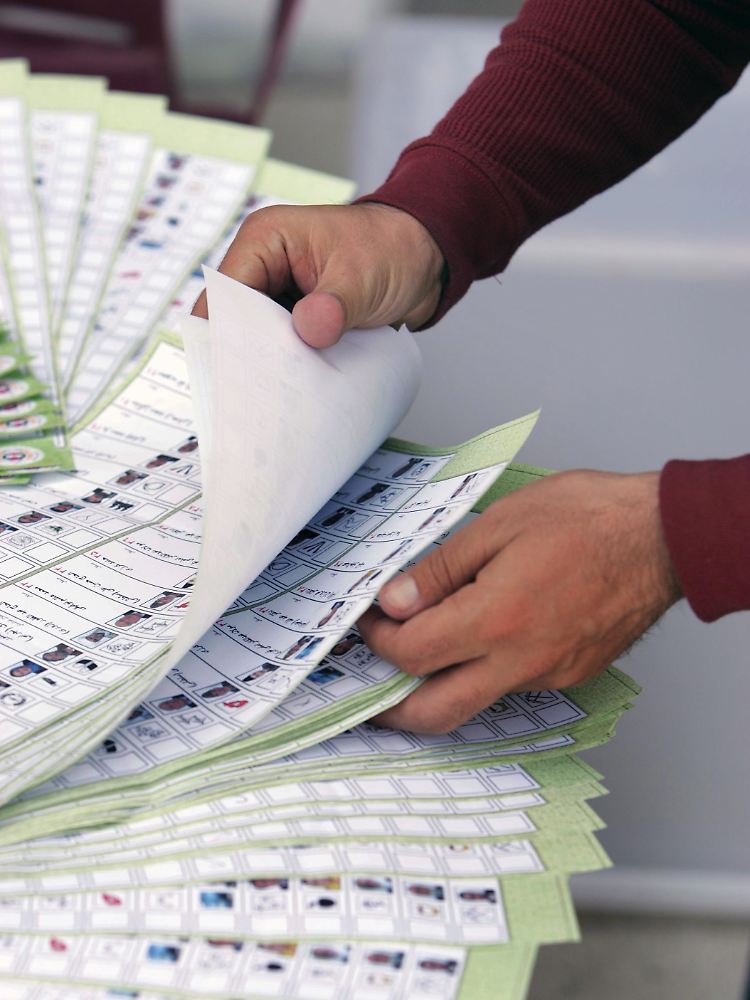 In Afghanistan gibt es mehr als 2000 Beschwerden wegen angeblicher Fälschungen.