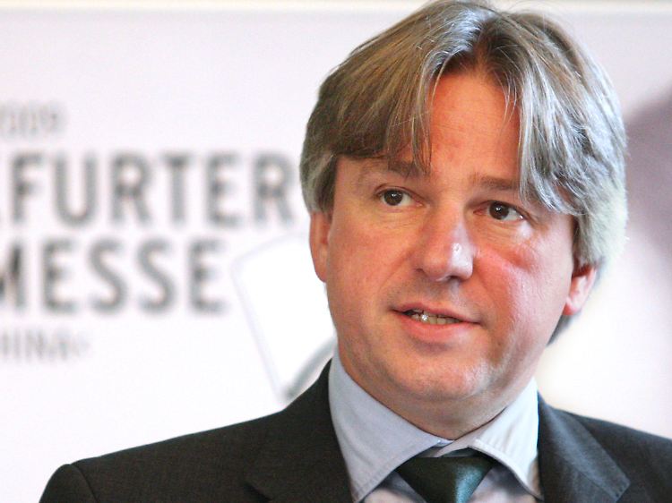Messe-Chef Boos beschwichtigt die chinesischen Gäste, verspricht aber auch, Kritiker zu Wort kommen zu lassen.