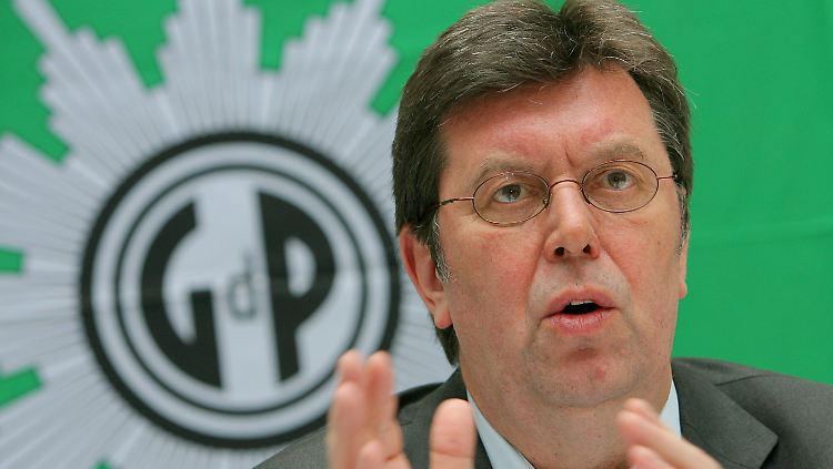 GdP-Chef Freiberg will der Familien der Polizeibeamten schützen.