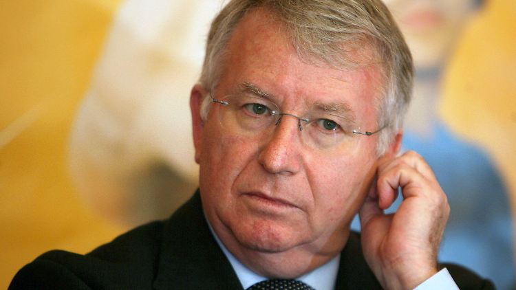 Berlins Polizeipräsident Glietsch verspricht "lückenlose" Aufklärung.