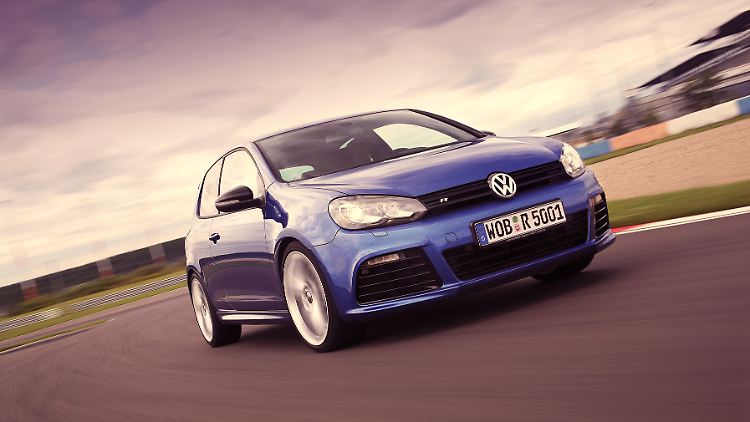 Optisch aufgepeppt und um 2,5 Zentimeter tiefer gelegt: der Golf R.