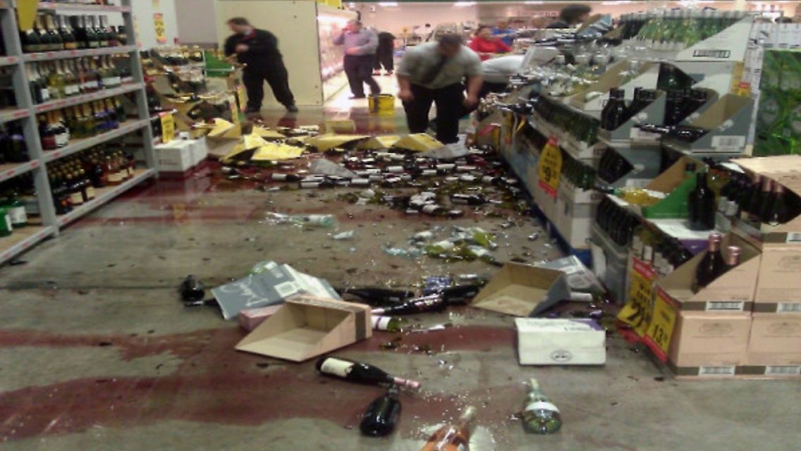 2011-12-23T032751Z_01_SYD05_RTRMDNP_3_NEWZEALAND-QUAKE.JPG2786904878872236339.jpg