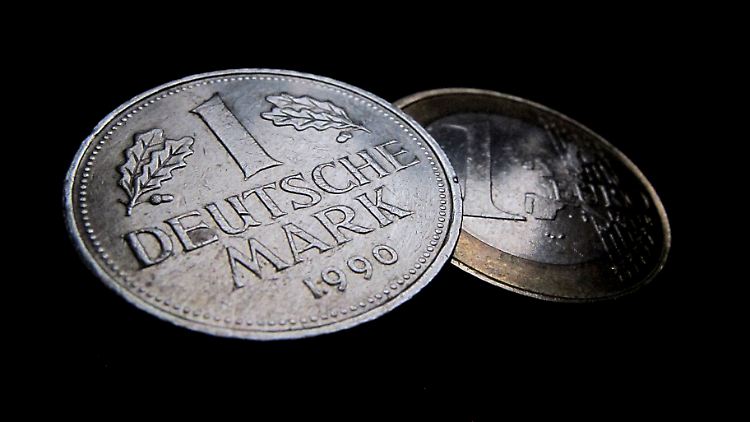 Zehn Jahre ist das nun schon wieder her: Die Ära des Euro begann im Januar 2002.