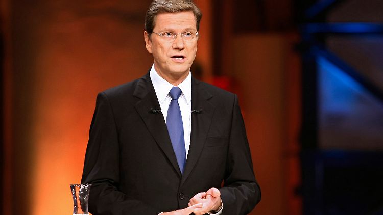 Heftig umworben: FDP-Chef Westerwelle strebt aber ein schwarz-gelbes Bündnis an.