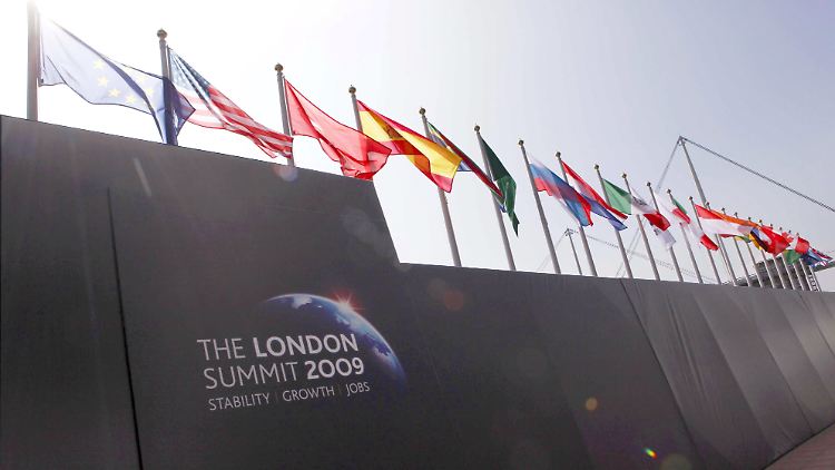 Bereits im April suchten die G20 in London nach Auswegen aus der Krise. Der britische Premier Gordon Brown verkündete danach "eine neue Weltordnung". In Pittsburgh findet nun ein Folgetreffen der G20 statt.