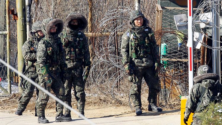 Südkoreanische Soldaten bewachen die Grenze.