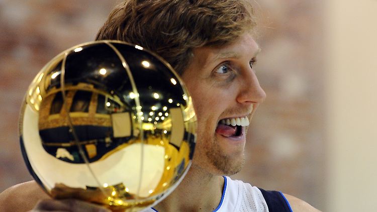 "Das Ding nochmal zu gewinnen, wäre der Wahnsinn", sagt Dirk Nowitzki.