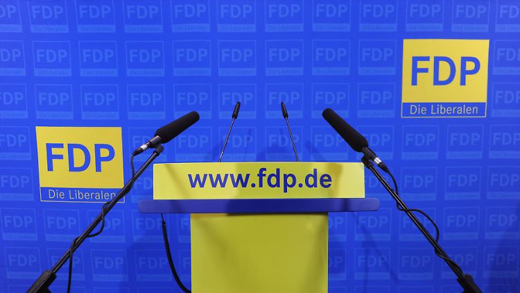 Die FDP ist im freien Fall, gemessen an Mitgliederzahl und Zustimmung.