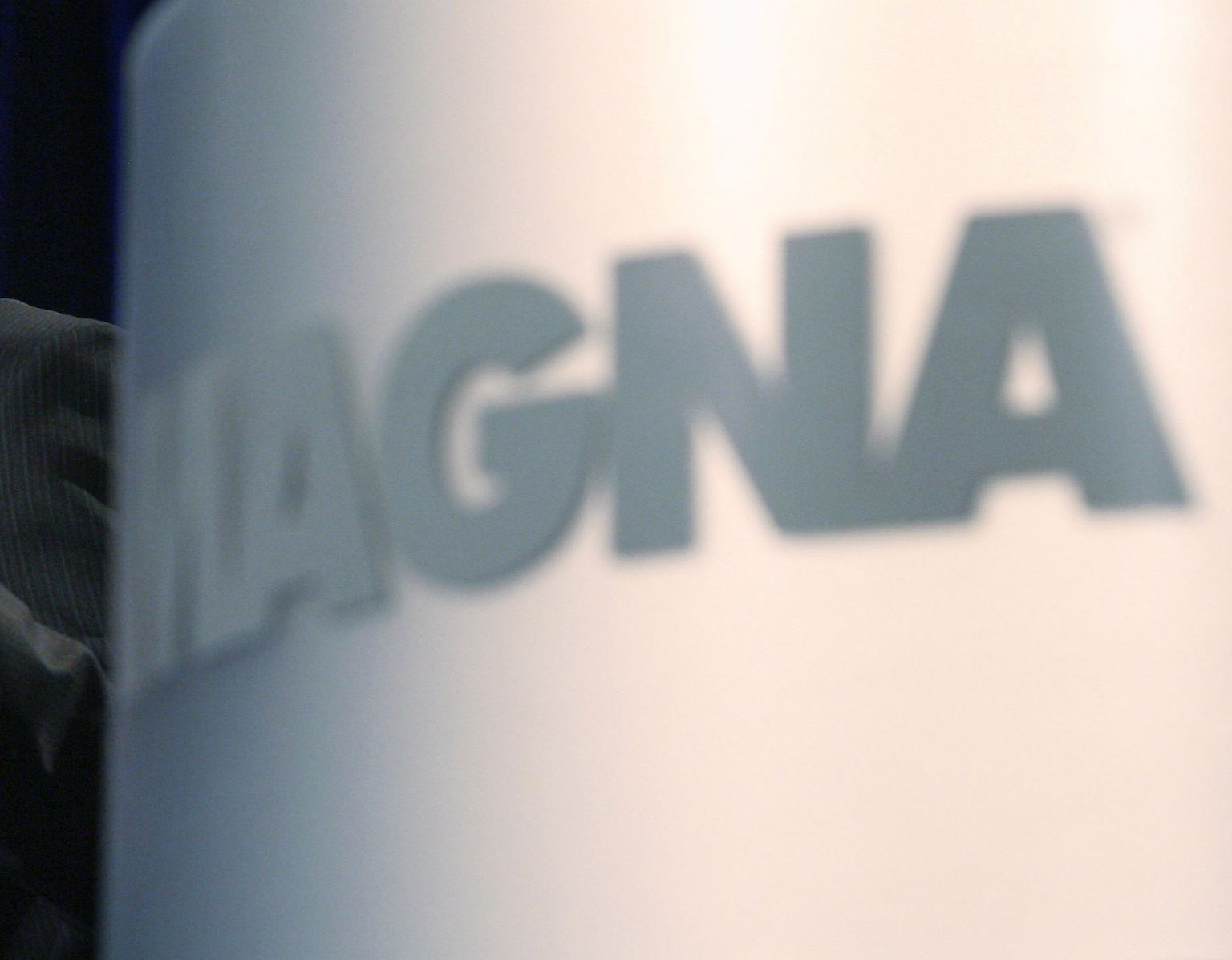Bis vor wenigen Monaten war der Konzern Magna nur Insidern der Automobilbranche ein Begriff.