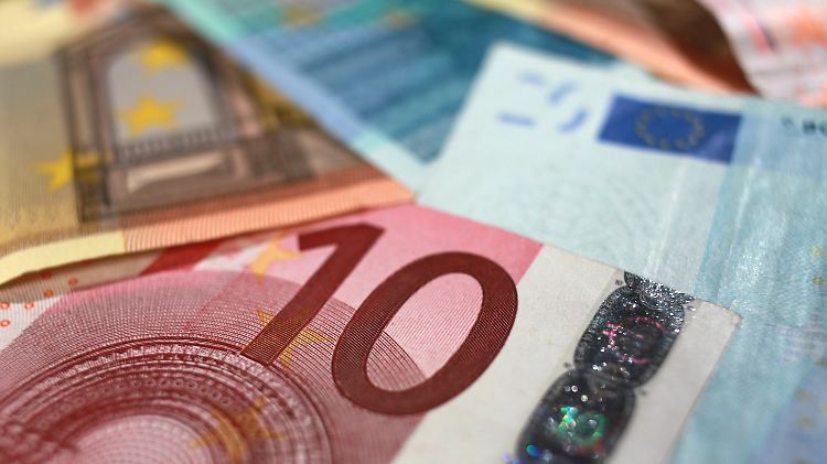 Das Geld rinnt nur so durch die Finger.