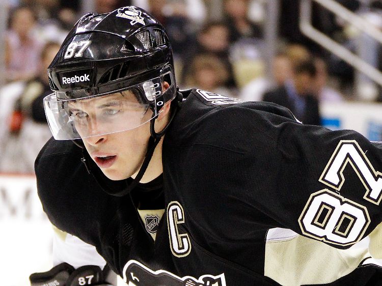 Superstar Sidney Crosby von den Pittsburgh Penguins musste monatelang wegen einer schweren Gehirnerschütterung pausieren. Die Fortsetzung seiner Karriere schien fraglich.