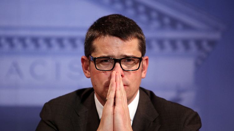 Hessens Innenminister Boris Rhein will im Kampf gegen Rechtsextreme nicht auf V-Leute verzichten.