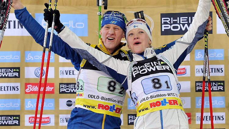 Mäkäräinen und Bergmann freuen sich über den Sieg bei der World Team Challenge.