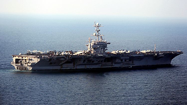 Der Iran droht, wenn der Westen nicht von seinen Sanktionsplänen ablasse, werde "kein Tropfen Öl" mehr die Meerenge passieren. Die US-Marine will eine  Hormus-Blockade "nicht tolerieren".