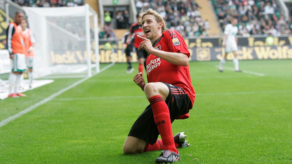 Stefan Kießling von Bayer Leverkusen winkt am Sonntag im Heimspiel gegen Pokalsieger Werder Bremen ein Tor-Startrekord in der Bundesliga. Sollte der Bayer-Angreifer, der in jedem der ersten fünf Bundesliga-Saisonspiele einmal getroffen hatte, auch diesmal erfolgreich sein, wäre er der erste Spieler mit Treffern in allen sechs Spielen seit Beginn einer Saison.