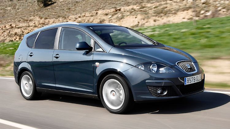Der Seat Altea hebt sich elegant vom Konzernbruder VW Touran ab.