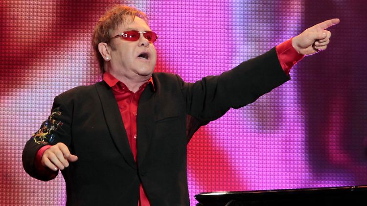 Vorerst darf Elton John nicht live auftreten.
