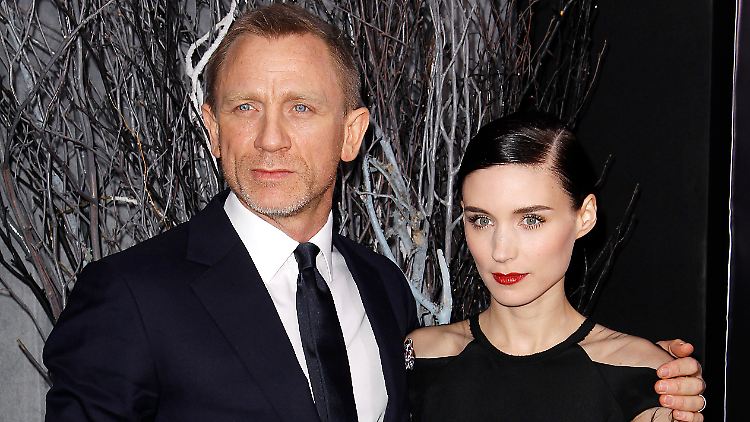 Rooney Mara steht in "Verblendung" zusammen mit Daniel Craig vor der Kamera.