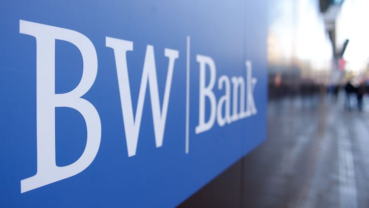 Laut "Spiegel" hat Wulff die guten Konditionen von der BW-Bank als "Dankeschön" dafür erhalten, dass er 2009 als niedersächsischer Ministerpräsident gemeinsam mit VW die Nobelmarke Porsche gerettet und damit auch der Bank geholfen hatte.