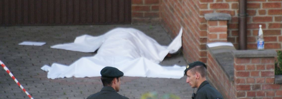 Ein Amokschütze hatte im August 2008 in der niederrheinischen Kleinstadt Schwalmtal drei Menschen getötet und einen schwer verletzt. Der Täter selbst ergab sich später einem Spezialkommando der Polizei.